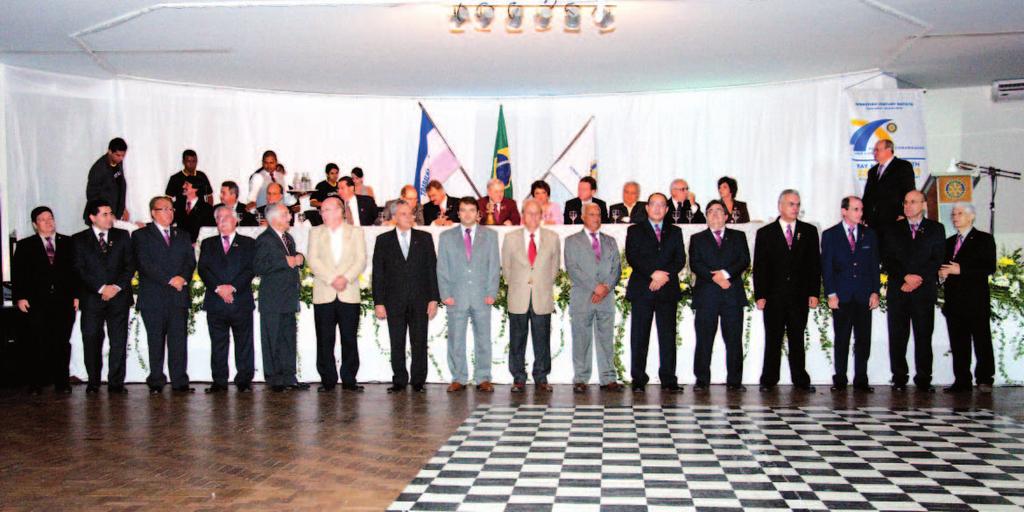 Sebastião Ventury é o novo Governador do Distrito 4410 de Rotary International Governadores assistentes, presidentes de clubes e parte da Equipe Distrital 2010-2011 Um encontro de luzes,