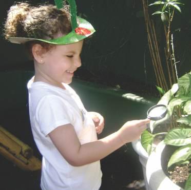 EDUCAÇÃO INFANTIL JARDIM Demonstrando toda a curiosidade pertinente a esta faixa etária, os alunos do Jardim iniciaram o projeto da série se deslumbrando com o clima de suspense