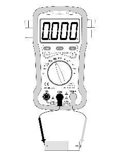 G. Teste de Bateria. 1. Posicione a chave rotativa em uma das faixas de teste de bateria ou para testar baterias de 1,5V ou 9V. 2.