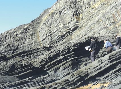 Figura 34 Rochas geradoras Turbiditos ricos em matéria orgânica do Carbonífero superior (localizados no Sudoeste de Portugal, praia da