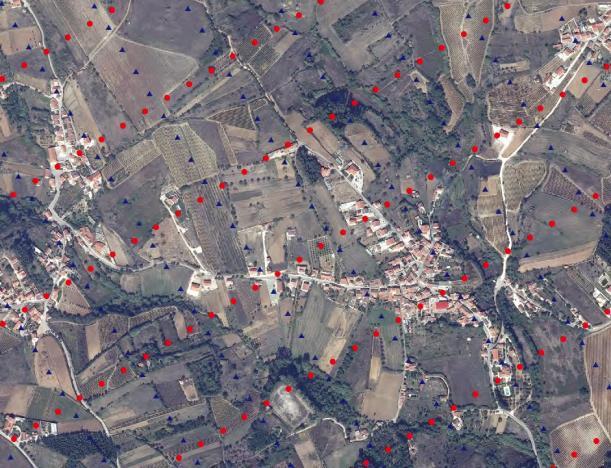 Figura 47 Detalhe da aquisição sísmica 3D de Montejunto, com grande complexidade operacional, realizada em ambiente urbanizado e com grandes áreas de vinhas (diferença entre o planeamento inicial e a