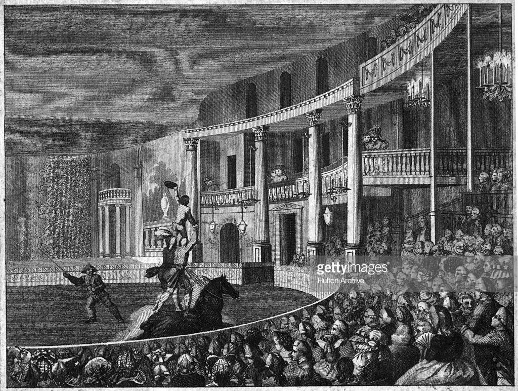 O termo circus foi utilizado pela primeira vez em 1782, quando Charles Hughes, o rival de Astley, inaugurou o Royal Circus.