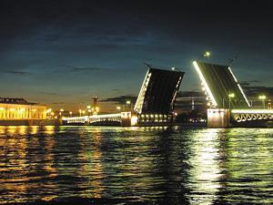 Passeio de barco pelos canais de São Petersburgo 2 horas É um dos passeios mais bonitos para ser feito, do barco