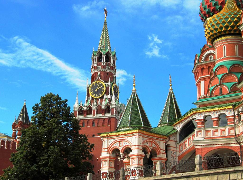 SUGESTÕES PASSEIOS OPCIONAIS Moscou Kremlin 4 horas Visita a antiga fortaleza