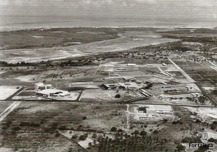 Década de 1970: Construção da Unifor (direita) e do Centro de Convenções