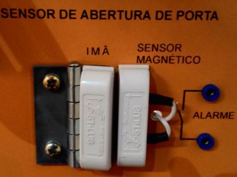 Efetuar a montagem e verificar o funcionamento, utilizar a cigarra como alarme. 1.8 Lâmpada Fluorescente com reator eletromagnético e starter.