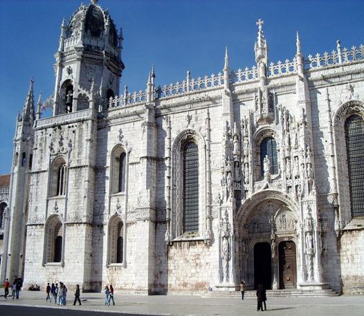 Mosteiro dos Jerónimos em Belém, exemplo da arquitetura manuelina, encomendado pelo rei D.