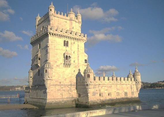 Torre de Belém em Lisboa, iniciada em 1514 no reinado de Manuel I de Portugal (1495-1521), tendo como arquitecto Francisco de Arruda.