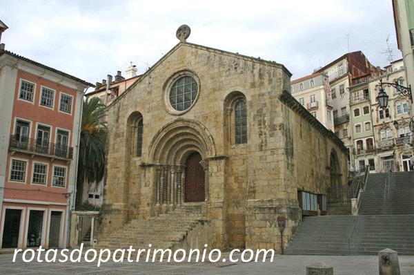 CARACTERÍSTICAS DO ROMÂNICO Edifícios de aspecto pesado, muros maciços, pequenas janelas; Uso de arcos de volta