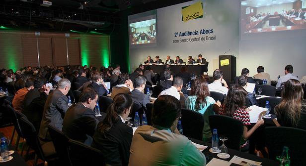 Eventos Audiências, workshops e mesas de discussão com Banco Central A Abecs promove uma agenda constante de cursos e eventos com os