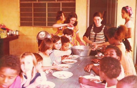 Departamento Sopa Fraterna - Meimei Atividade realizada desde 08 de abril 1962 tem como finalidade atender às mães e crianças desprovidas de