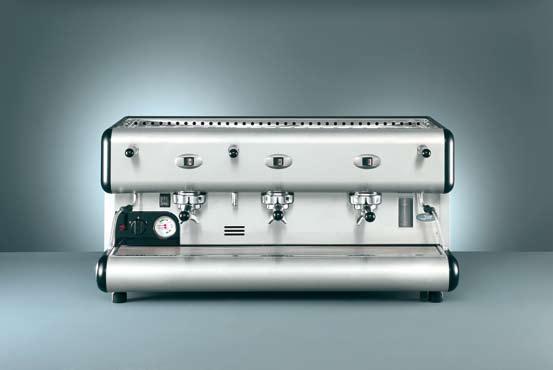 Perciò la NEW 85 S segue la strada dell originale ed è considerata la naturale evoluzione di una grande macchina per caffè espresso.