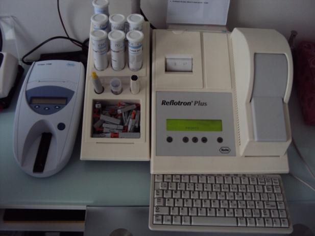 Grande parte destes testes bioquímicos são realizados através do Reflotron Plus.