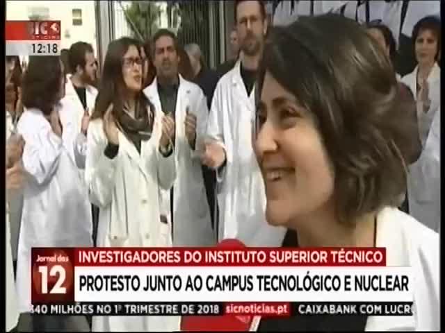 protesto no Campus Tecnológico e Nuclear, nos arredores de Lisboa.