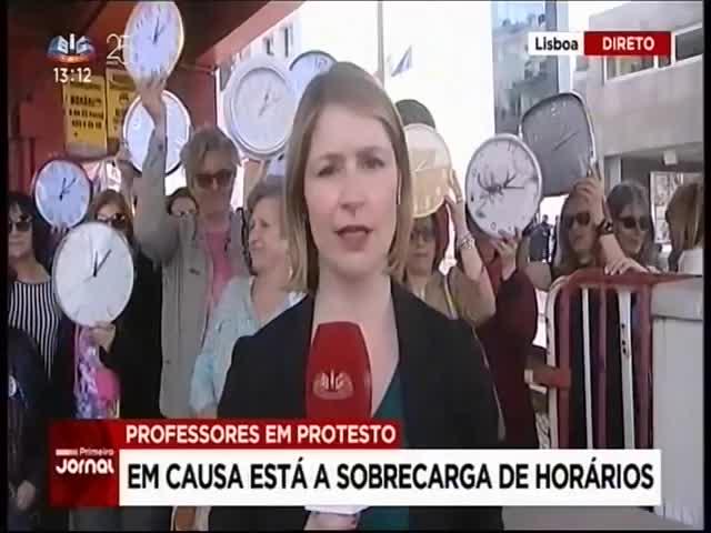 13:12 Professores em protesto contra a