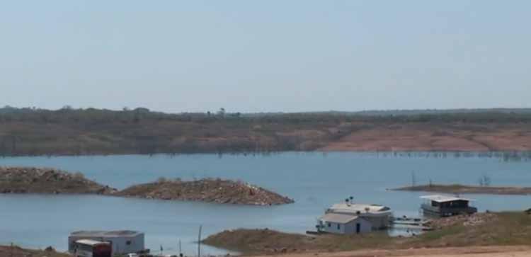 cotidiano Goiânia, 23 de Setembro de 2017 3 Serra da Mesa atinge nível mais baixo já registrado O Lago de Serra da Mesa, que fica em Uruaçu, no norte de Goiás, chegou a 8,47% neste ano.