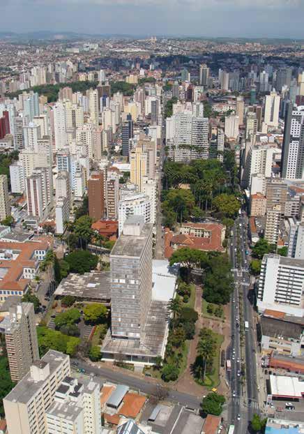 Transformação da Forma Urbana em Campinas 57 Cidade de grande porte localizada no estado de São Paulo, Região Sudeste do país, a 99 quilômetros da capital do estado.