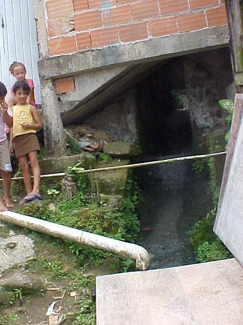 Fotografia 53: Depósito de encosta sobre terreno de solo residual com