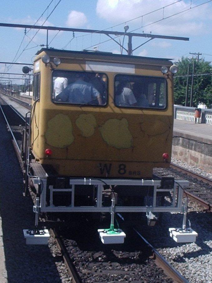 APLICAÇÃO DE GPR PARA AVALIAÇÃO DE VIA PERMANENTE precisos.