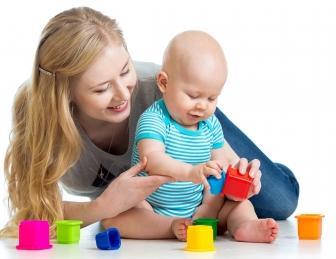 Estratégias de estimulação 1.Atenção compartilhada: quando o bebê olhar ou apontar para um brinquedo/objeto, leve a sua atenção para o mesmo e recrie uma situação que explore o seu interesse.