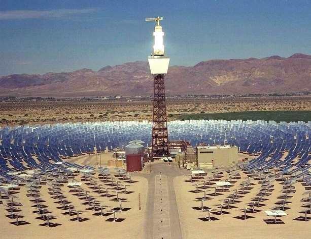 Conversão indireta da radiação solar em eletricidade UTEs Termossolares Ciclo Rankine SISTEMAS TERMOSOLARES UTE BARSTOW Heliostatos 1818 Área - heliostato 39,9 m 2 Área