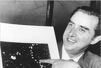 Albert Crewe, 1970, mostrando átomos Em 1981, o suiçoheinrichrohrer e oalemãogerd