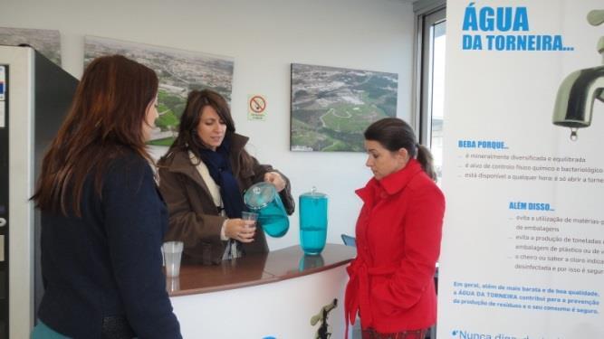 2 CONSUMO DA ÁGUA ENGARRAFADA Esta iniciativa pretende promover a redução do consumo de água engarrafada na Lipor.
