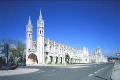 símbolos da cidade, ambos do século XVI e ambos Património Mundial da UNESCO.