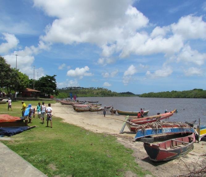 O Rio Real nasce em Poço Verde e serve de limite entre Sergipe e Bahia. Este rio tem sua foz junto com o Rio Piauí no Estuário do Mangue Seco.