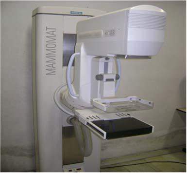 3.1 Medições nos mamógrafos Neste item é abordado o desenvolvimento da metodologia referente às exposições realizadas em três mamógrafos (um de pesquisa