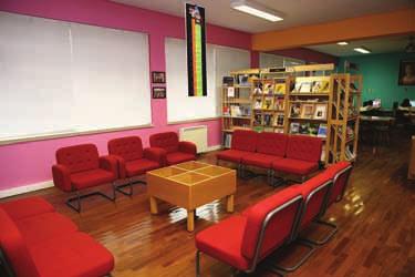 O Programa 2 O Programa Rede de Bibliotecas Escolares foi lançado em 1996 com o objectivo de instalar e desenvolver bibliotecas em escolas públicas de todos os níveis de ensino, disponibilizando aos