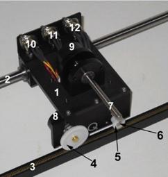 (a) Planta Servo de movimento Linear, vista superior. (b) Planta Servo de movimento Linear, vista inferior. Figura 2.1: Planta servo, IP2.