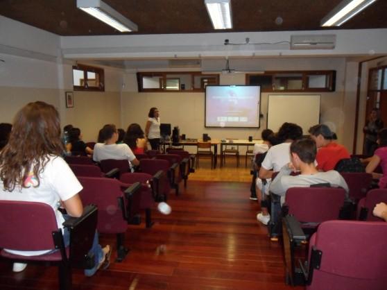Oradora: Eng.ª Cátia Cavaco (Departamento Educacional do Centro Internacional de Ecohidrologia Costeira da UNESCO).
