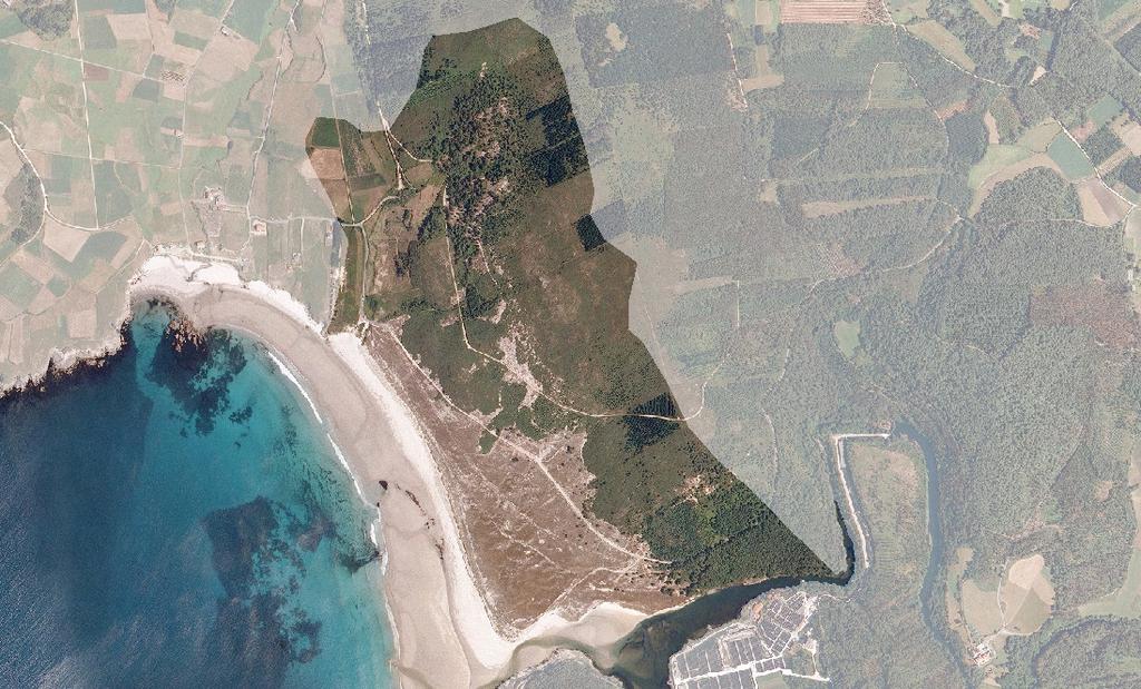 A parte noreste da unidade compona, un pequeno arroio que desemboca na praia de Nemiña e terras de cultivo con algún bosquete autóctono situado na parte alta da valga.