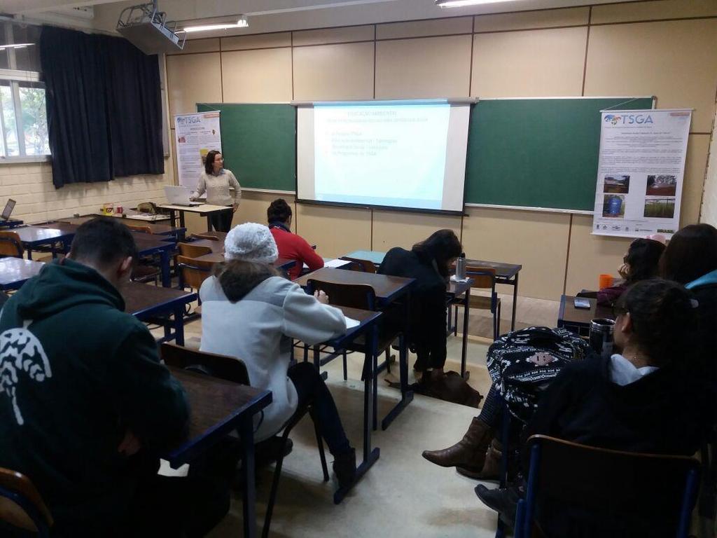 Ação 07: Apresentação do Projeto TSGA para alunos do Curso de Graduação em Engenharia Sanitária e Ambiental da UFSC Local: Centro Tecnológico / UFSC/ Florianópolis/SC Data: 23 de junho de 2016.