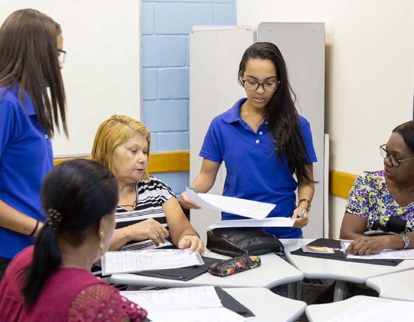 51 Projeto Alfabetização e Letramento de Adultos A Estácio lançou em 5 de abril de 2018 o Projeto Alfabetização e Letramento de Jovens e Adultos, iniciativa pioneira entre as universidades no país.