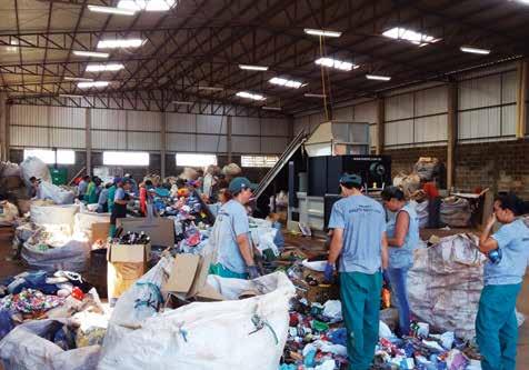 Quando a coleta seletiva solidária funciona 30% do lixo gerado no Brasil pode ser aproveitado, mas somente 3% é efetivamente reciclado.