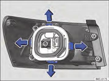 Desencaixar o conector de alimentação das lâmpadas da lanterna, para remover totalmente a lanterna. Colocar a lanterna traseira sobre uma superfície limpa e lisa. Fig.