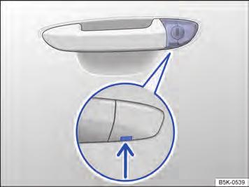 Indicador do display Observe e no início desse capítulo na página 73. Acende Causa possível / Solução Pelo menos uma das portas está aberta ou fechada incorretamente. Não prosseguir!