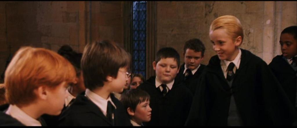 92 Imagem 3: Draco se apresenta a Harry.