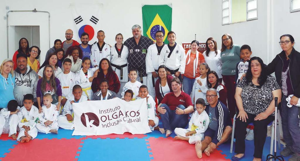 TAEKWONDO KIDS IV Exame de faixa e Encerramento A graduação com troca de faixa foi