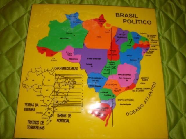 Os dados foram constituídos por meio de gravações em Áudio e Vídeo das aulas. A análise dos dados se deu considerando procedimentos característicos da análise de conteúdo.