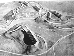 Também desenvolvido por Le Corbusier para a cidade de Argel, no ano de 1933, o loteamento Durand (Figura 11) propôs, em uma área de 108 hectares, a construção de quatro grandes blocos de edifícios