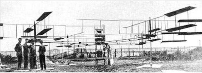 Capítulo Introdução 3 ascendente ou descente do quadricóptero é gerado pela soma de forças das quatro hélices (Hoffmann, Goddemeier e Bertram, 2).