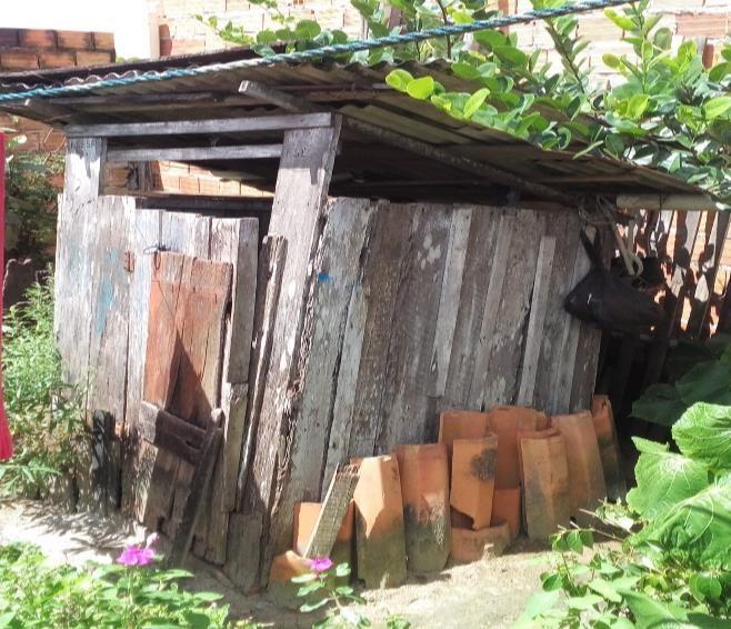 Nesse contexto, essas fossas podem não ser um foco de possíveis contaminações das águas dos poços presentes nas residências, uma vez que possuem revestimento, o que aumenta sua segurança, entretanto,