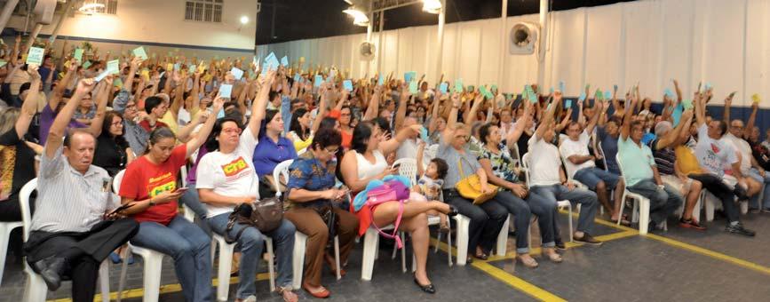 2 Edição 1446 10 a 15 de outubro de 2016 Tribuna Bancária FENABAN Termina a greve mais longa desde 2004 Após 31 dias de paralisação, os bancários do Ceará encerraram, em assembleia realizada na