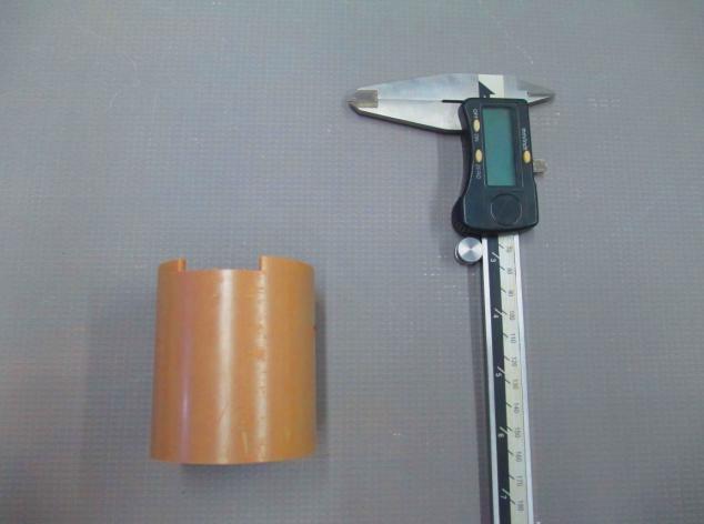 45 Figura 19: Paquímetro e Calço de tubo de PVC para ensaio M8 e Leitura Inicial Fonte: Autoria Própria Figura 20: Retirada do