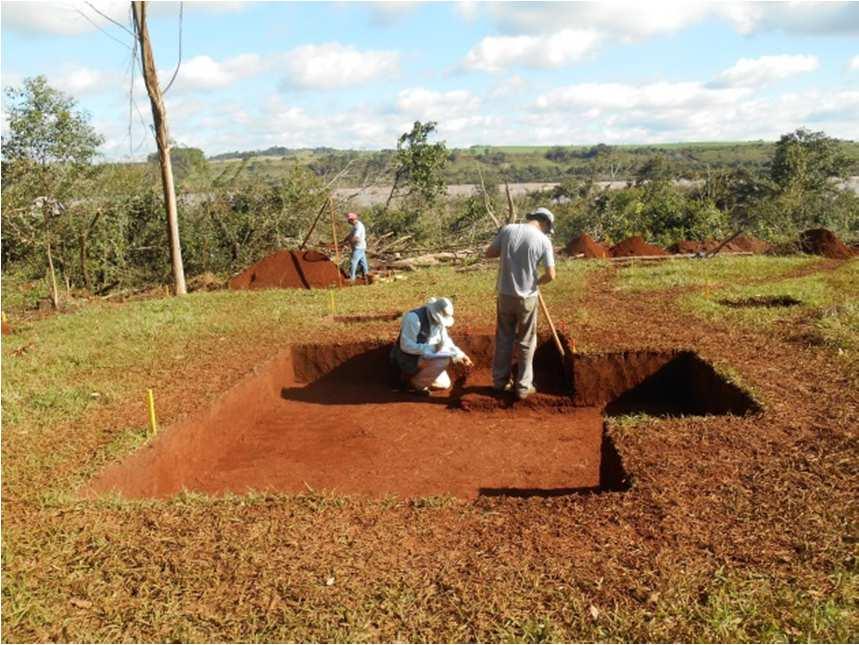 Trabalhos arqueológicos no setor SE. Dia 27 de julho, Segunda-Feira Como a quadra SE 25.