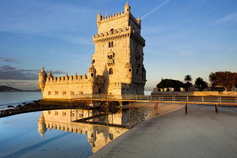 Monumentos / Património Histórico Fiabilidade de mensuração. Quem decide o registo ou não? Potencial de serviço ou de benefícios futuros? Insubstituíveis? Valor aumenta ou diminui ao longo do tempo?