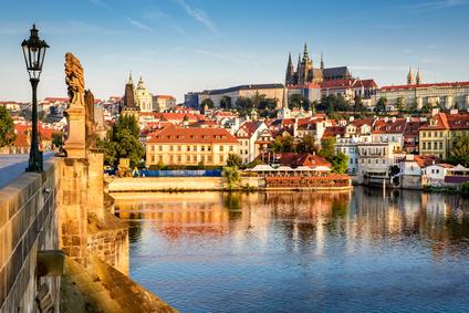 Oportunidade para apreciar as mais belas vistas da cidade iluminada e conhecer os 4 núcleos mais antigos de Praga. DIA 7 / QUARTA-FEIRA PRAGA Café da manhã no hotel.